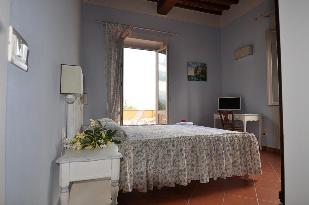 Podere San Giusto フィリーネ・ヴァルダルノ 部屋 写真